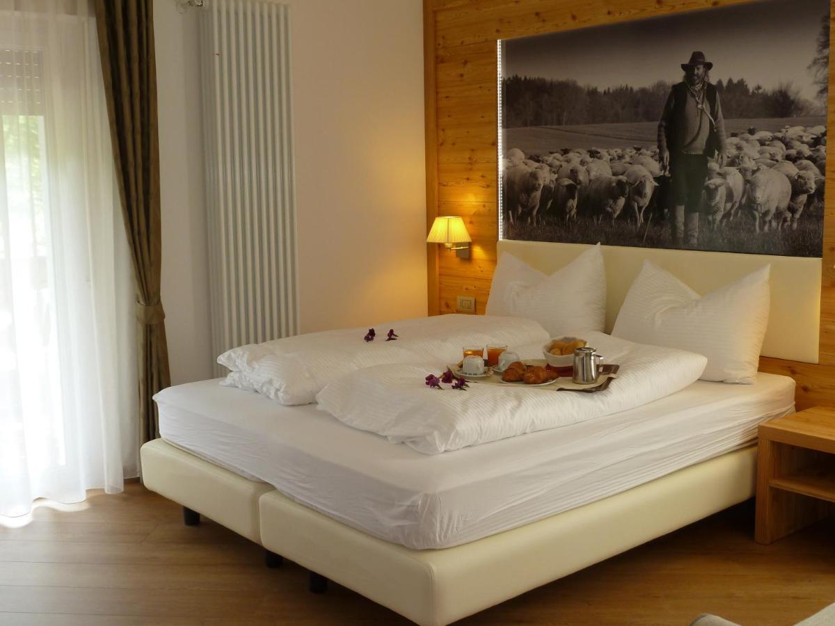 Hotel Pineta Baselga di Pinè الغرفة الصورة